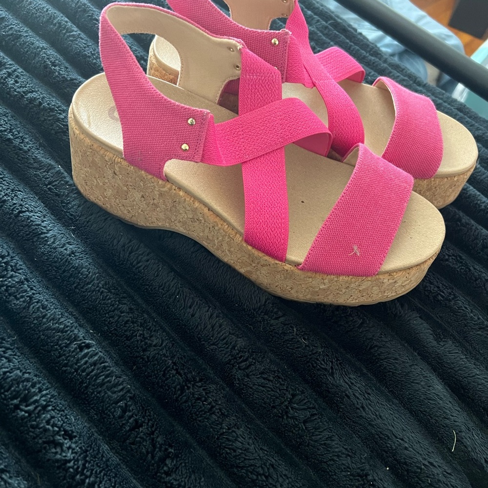 Dr. Scholl's Pink Sandals with Crisscross Straps